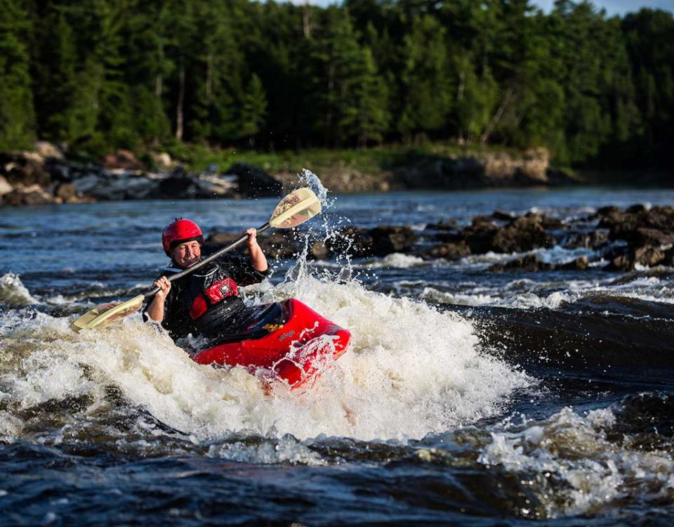 Learn to Surf your kayak on the Ottawa River